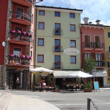 Hotel Ristorante Centrale Rovere Veronese Exterior foto